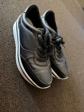 Flexi Black Athletic Lace-Up Sneakers with White Midsole